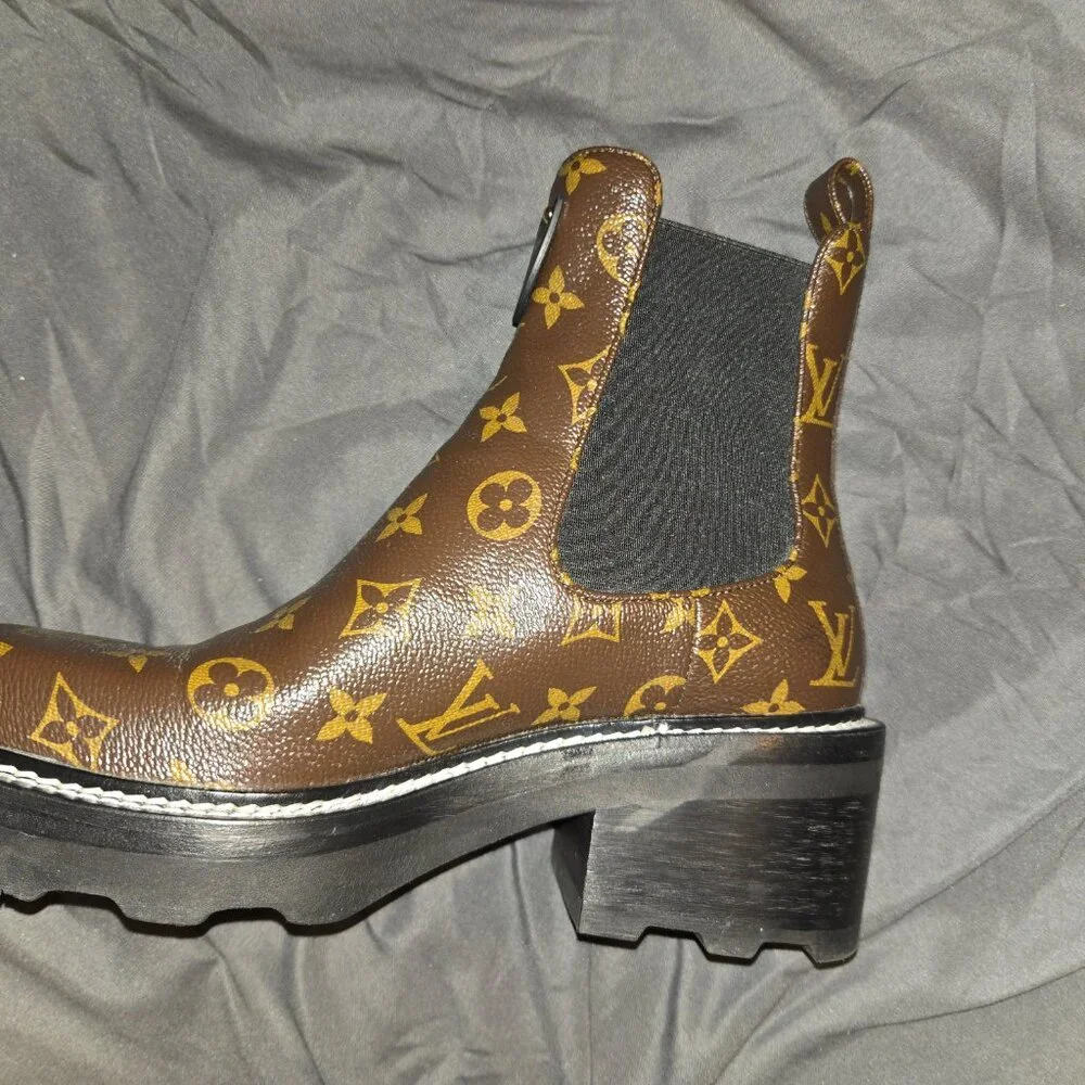 Louis Vuitton Beaubourg Ankle Boot - Picture 11 of 12